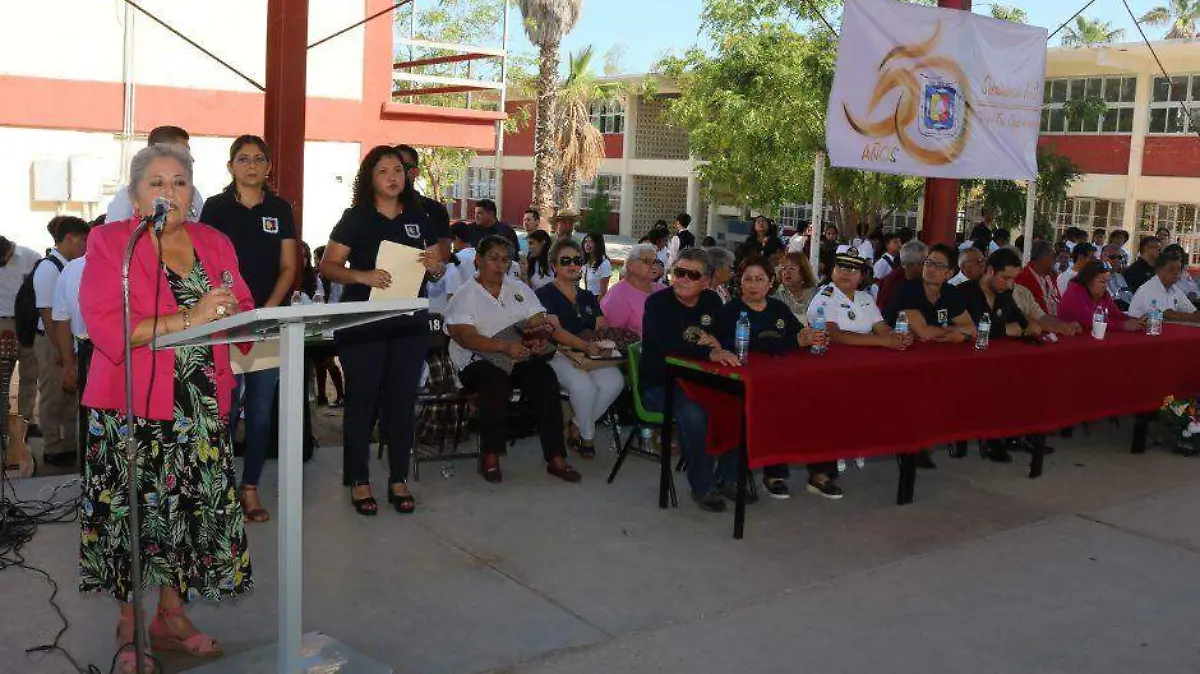 Entrega de libros de secundaria en BCS